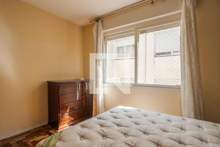 Quarto 1 de apartamento para alugar com 2 quartos, 60m² em Vila Ipiranga, Porto Alegre