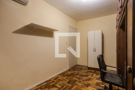 Quarto 2 de apartamento para alugar com 2 quartos, 60m² em Vila Ipiranga, Porto Alegre