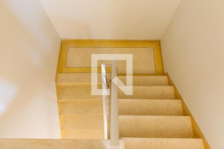 Casa à venda com 265m², 3 quartos e 3 vagasEscada