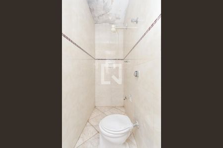 Apartamento à venda com 113m², 2 quartos e sem vaga Apartamento à venda com 113m², 2 quartos e sem vagaBanheiro de serviço