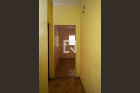 Corredor de casa para alugar com 2 quartos, 150m² em Vila Primavera, São Paulo