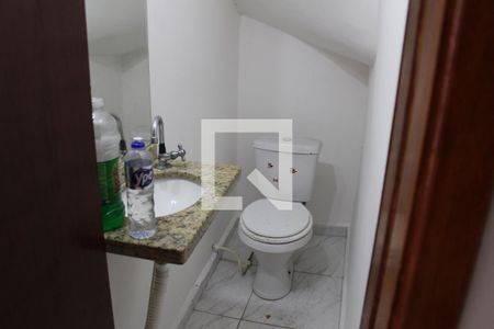 Casa à venda com 60m², 2 quartos e 2 vagasBanheiro do Quarto 2