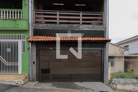 Casa à venda com 200m², 2 quartos e 2 vagasFachada