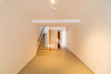 Sala de casa para alugar com 4 quartos, 135m² em Caxingui, São Paulo