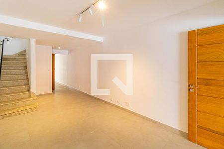 Sala de casa para alugar com 4 quartos, 135m² em Caxingui, São Paulo