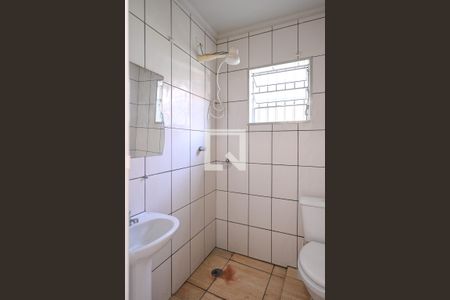 Banheiro de casa à venda com 2 quartos, 40m² em Vila Brasílio Machado, São Paulo