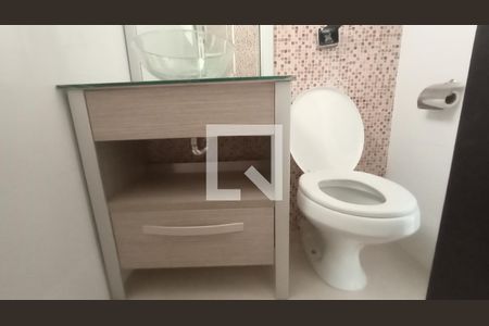 Casa para alugar com 130m², 2 quartos e 1 vaga Casa para alugar com 130m², 2 quartos e 1 vagaBanheiro