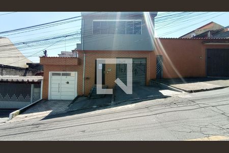 Casa para alugar com 130m², 2 quartos e 1 vaga Casa para alugar com 130m², 2 quartos e 1 vagaFachada