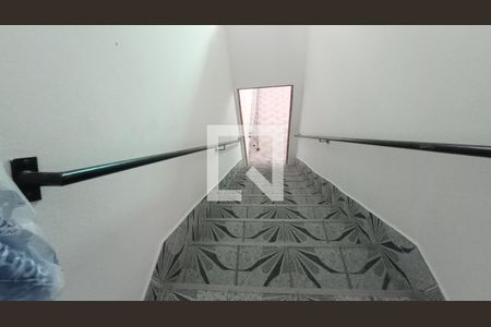 Casa para alugar com 130m², 2 quartos e 1 vaga Casa para alugar com 130m², 2 quartos e 1 vagaEscada Garagem