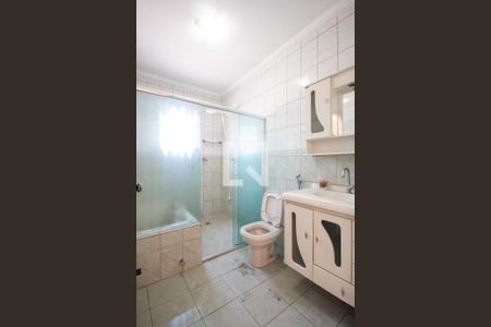 Casa à venda com 190m², 5 quartos e 4 vagas Casa à venda com 190m², 5 quartos e 4 vagasBanheiro da Suíte