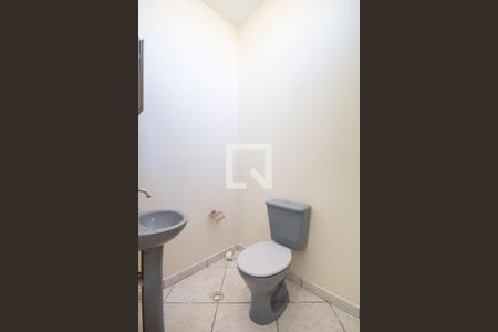 Casa à venda com 190m², 5 quartos e 4 vagas Casa à venda com 190m², 5 quartos e 4 vagasBanheiro de serviço