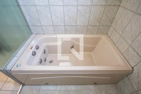 Casa à venda com 190m², 5 quartos e 4 vagas Casa à venda com 190m², 5 quartos e 4 vagasBanheiro da Suíte