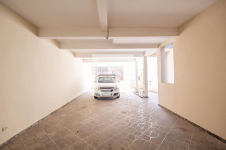 Casa à venda com 190m², 5 quartos e 4 vagas Casa à venda com 190m², 5 quartos e 4 vagasGaragem