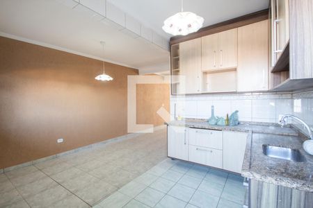 Casa à venda com 190m², 5 quartos e 4 vagas Casa à venda com 190m², 5 quartos e 4 vagasCozinha