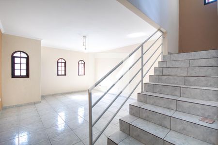 Sala de casa à venda com 5 quartos, 190m² em Veloso, Osasco