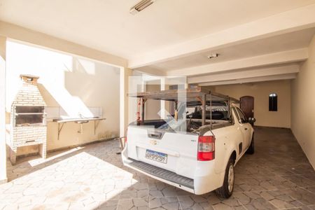 Casa à venda com 190m², 5 quartos e 4 vagas Casa à venda com 190m², 5 quartos e 4 vagasGaragem