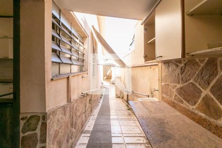 Casa à venda com 330m², 3 quartos e 2 vagasCozinha e Área de Serviço