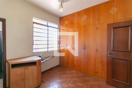 Casa à venda com 330m², 3 quartos e 2 vagasQuarto Suíte