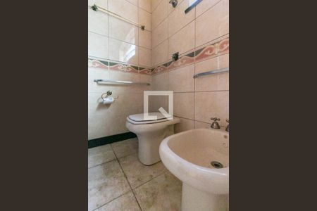 Casa à venda com 330m², 3 quartos e 2 vagasBanheiro Social