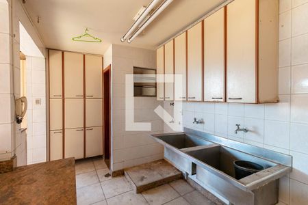 Casa à venda com 330m², 3 quartos e 2 vagasCozinha e Área de Serviço