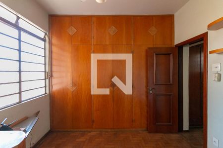 Casa à venda com 330m², 3 quartos e 2 vagasQuarto Suíte