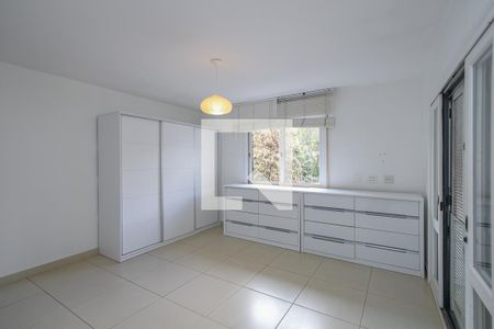 Suíte de casa para alugar com 5 quartos, 270m² em Jardim dos Estados, São Paulo