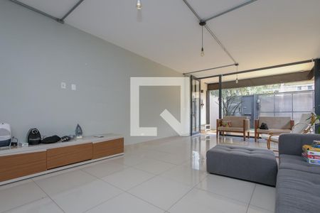 Sala de casa para alugar com 5 quartos, 270m² em Jardim dos Estados, São Paulo