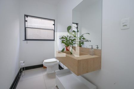 Lavabo de casa para alugar com 5 quartos, 270m² em Jardim dos Estados, São Paulo