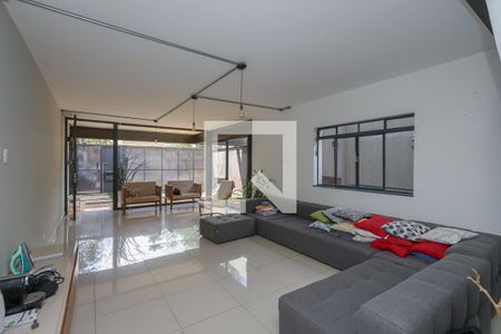 Sala de casa para alugar com 5 quartos, 270m² em Jardim dos Estados, São Paulo