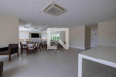 Apartamento à venda com 140m², 3 quartos e 2 vagas Apartamento à venda com 140m², 3 quartos e 2 vagasÁrea Comum Salão de Festas