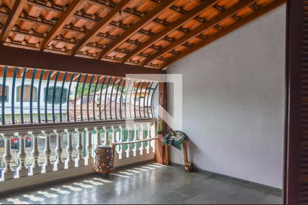 Casa à venda com 220m², 2 quartos e 2 vagas Casa à venda com 220m², 2 quartos e 2 vagasChurrasqueira