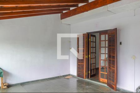 Casa à venda com 220m², 2 quartos e 2 vagas Casa à venda com 220m², 2 quartos e 2 vagasChurrasqueira