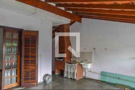 Casa à venda com 220m², 2 quartos e 2 vagas Casa à venda com 220m², 2 quartos e 2 vagasChurrasqueira