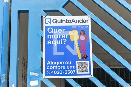 Casa à venda com 220m², 2 quartos e 2 vagas Casa à venda com 220m², 2 quartos e 2 vagasPlaca