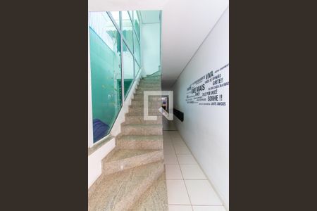Escada de casa à venda com 3 quartos, 135m² em Vila Santa Virginia, São Paulo