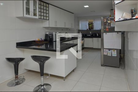 Casa de condomínio à venda com 360m², 4 quartos e 3 vagasCozinha