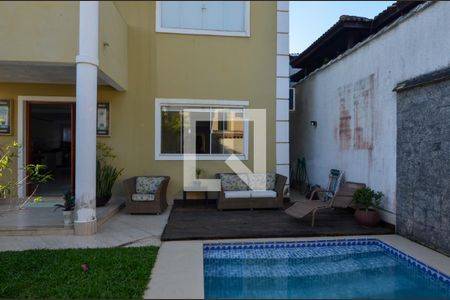 Casa de condomínio à venda com 360m², 4 quartos e 3 vagasÁrea externa