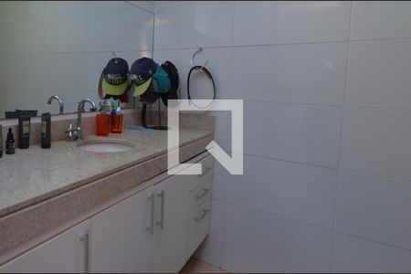 Casa de condomínio à venda com 360m², 4 quartos e 3 vagasBanheiro da Suíte 1