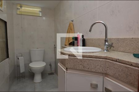 Casa de condomínio à venda com 360m², 4 quartos e 3 vagasLavabo