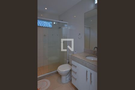 Casa de condomínio à venda com 360m², 4 quartos e 3 vagasBanheiro da Suíte 3