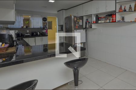 Casa de condomínio à venda com 360m², 4 quartos e 3 vagasCozinha