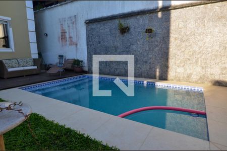 Casa de condomínio à venda com 360m², 4 quartos e 3 vagasÁrea externa