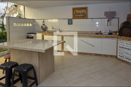 Casa de condomínio à venda com 360m², 4 quartos e 3 vagasÁrea gourmet