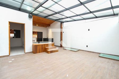 Casa à venda com 135m², 4 quartos e 1 vagaSpa