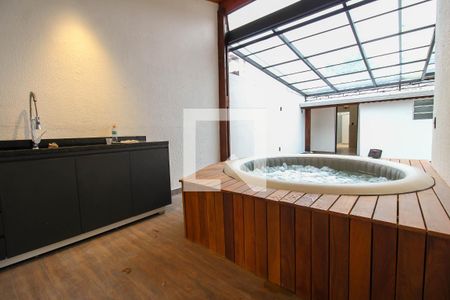 Casa à venda com 135m², 4 quartos e 1 vagaSpa