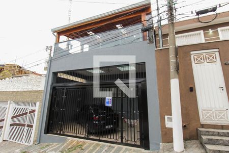 Casa à venda com 135m², 4 quartos e 1 vagaFachada