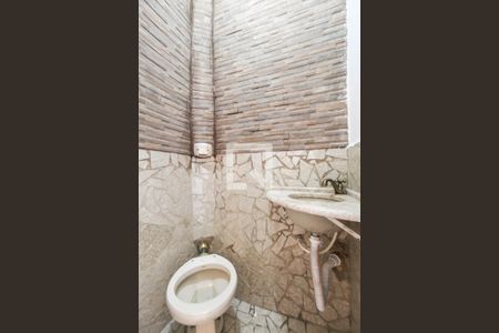 Casa à venda com 135m², 4 quartos e 1 vagaBanheiro de serviço