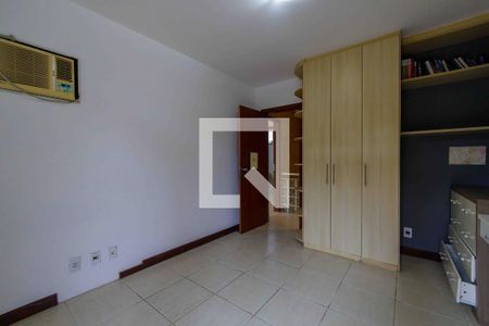 Casa de condomínio à venda com 280m², 4 quartos e 2 vagasSuíte 4