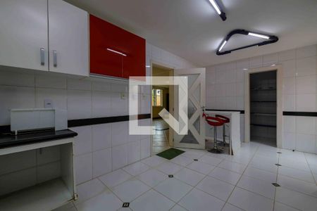 Casa de condomínio à venda com 280m², 4 quartos e 2 vagasCozinha