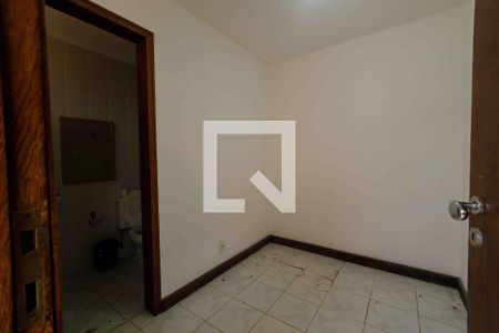 Casa de condomínio à venda com 280m², 4 quartos e 2 vagasQuarto de Serviço